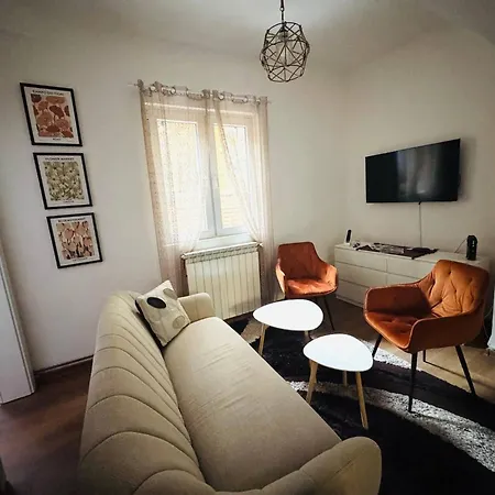 Apartment Miss Nareens With Free Garage *