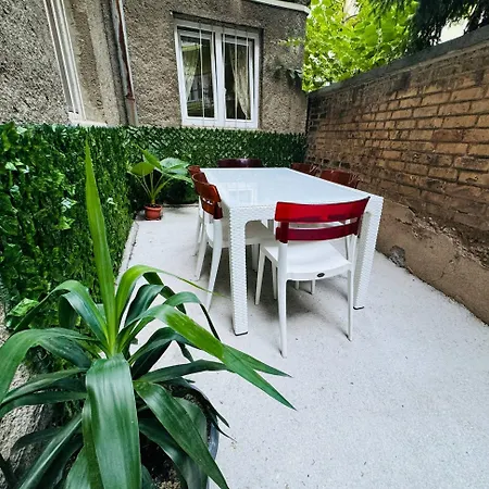 Miss Nareens With Free Garage Sarajevo